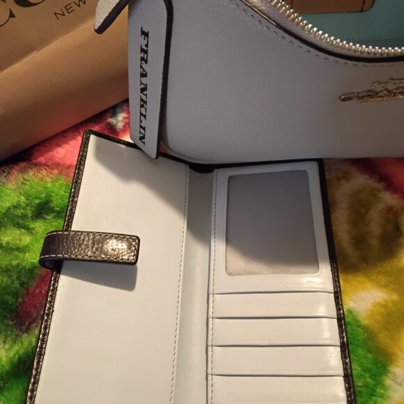 Coach X Peanuts Teri Shoulder Bag W/ Franklin Charm - Picture 8 of 15